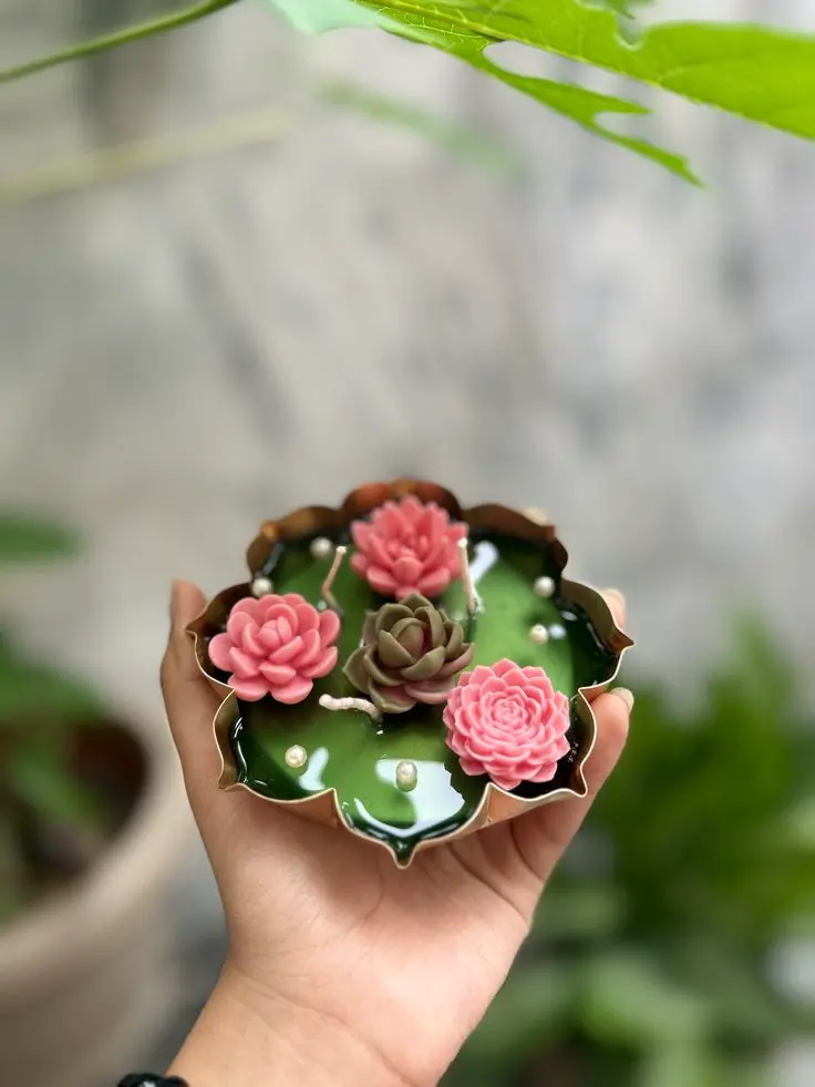 Lotus Floating Urli Candle